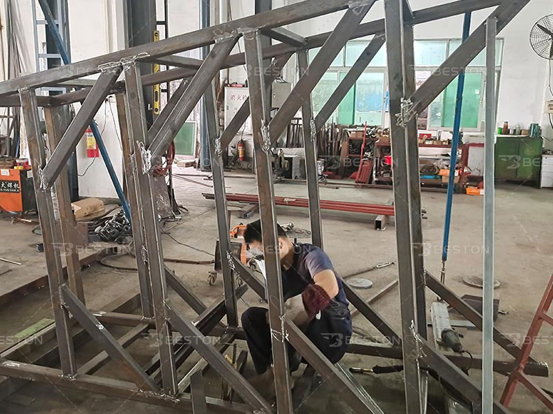 Amusement rides production for Chile outdoor park project