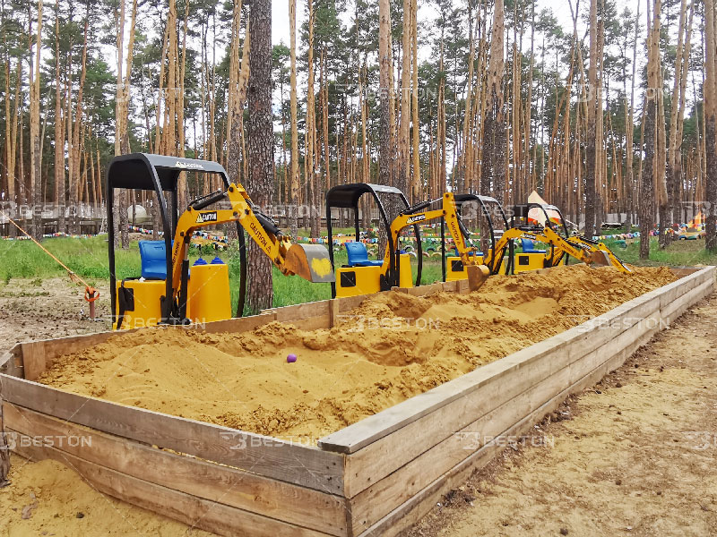 Kids excavator ride in Tanpov Park